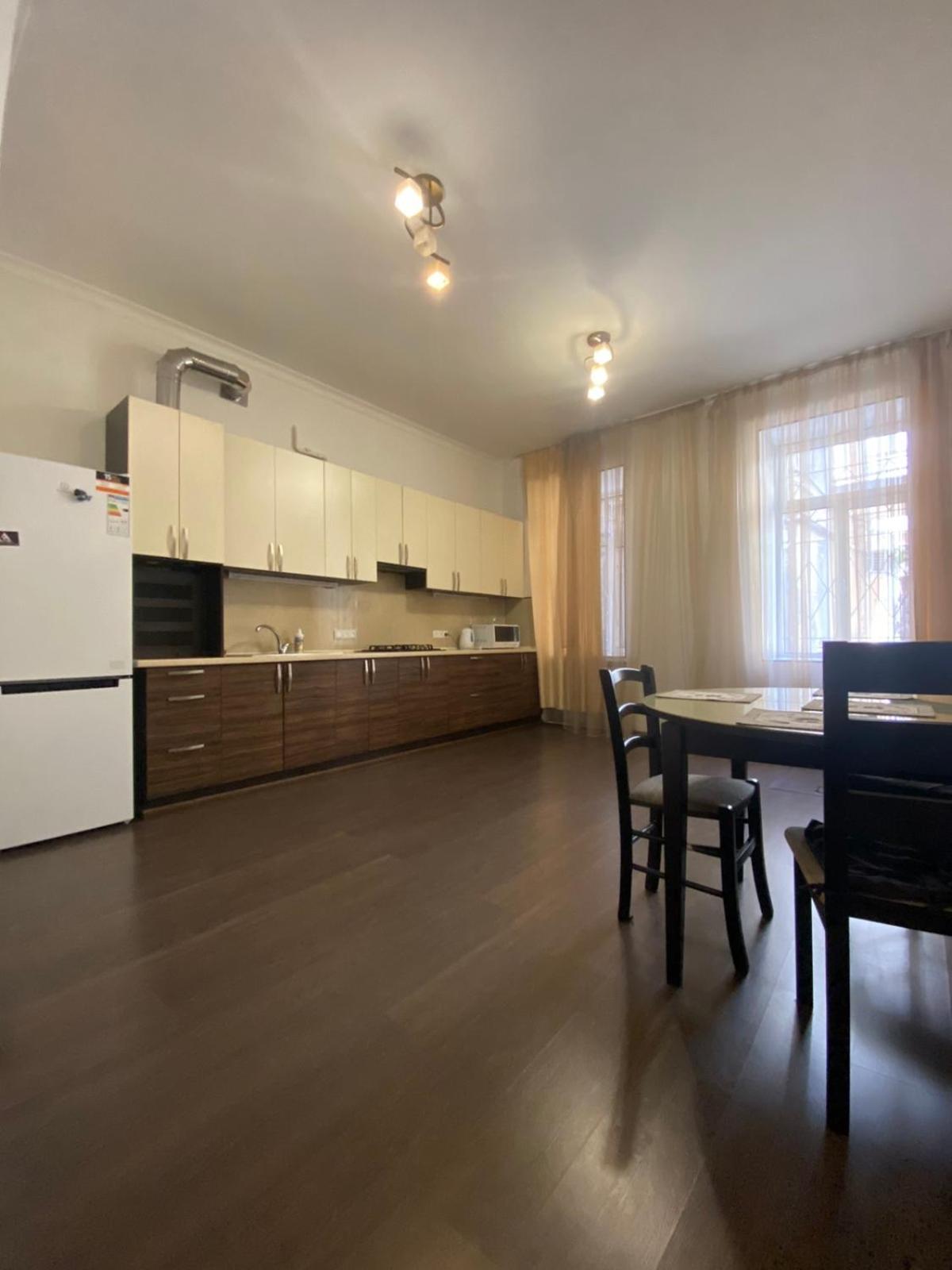 Deribas Apartments Odessa Exteriör bild